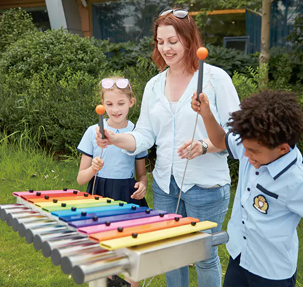 Затворено дечије игралиште